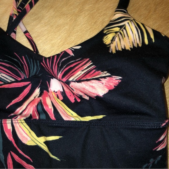 4/$20 JoyLab xs floral sport bra - Picture 2 of 5